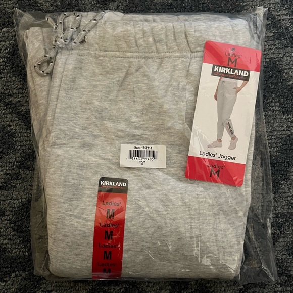 Kirkland Signature Ladies Logo Jogger, Gray - Picture 10 of 13